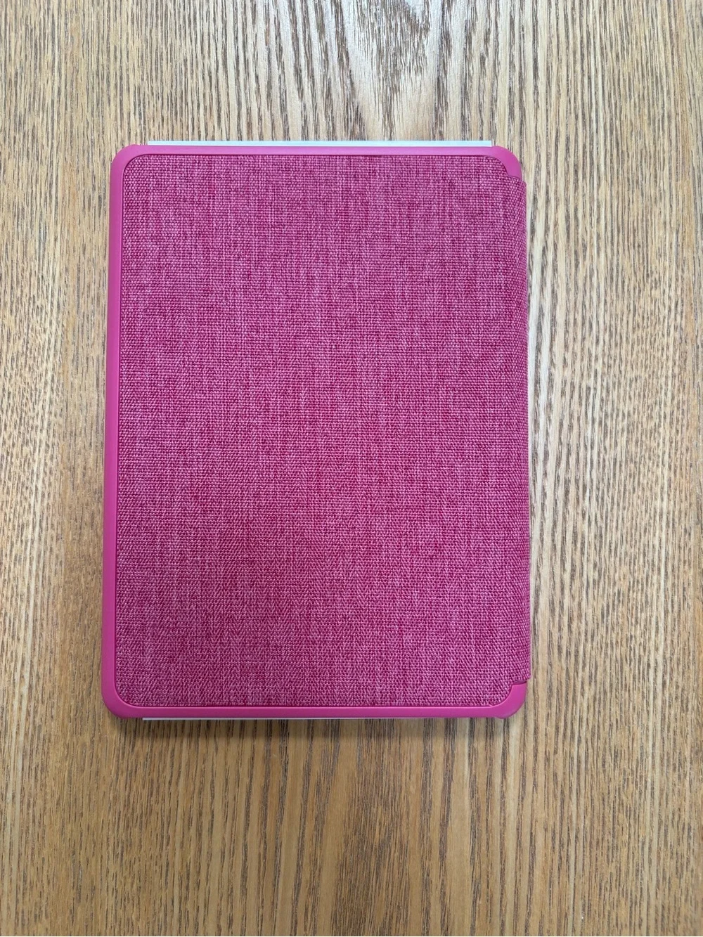 NIB Amazon Kindle Papaerwhite & Kindle Colorsoft Fabric Cover in Raspberry